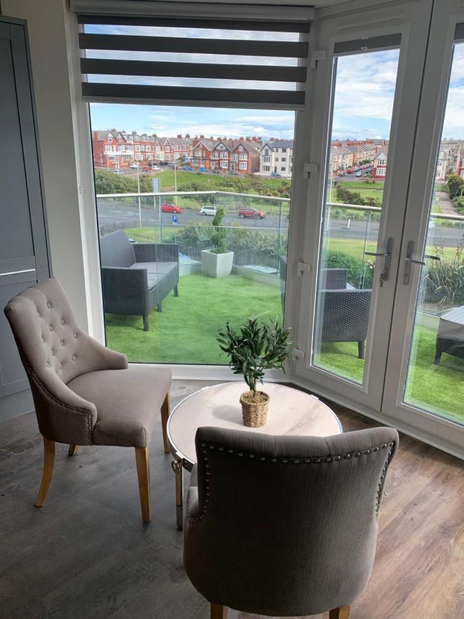 Willshaw Suites For Families Over 25 Only Blackpool Exterior photo